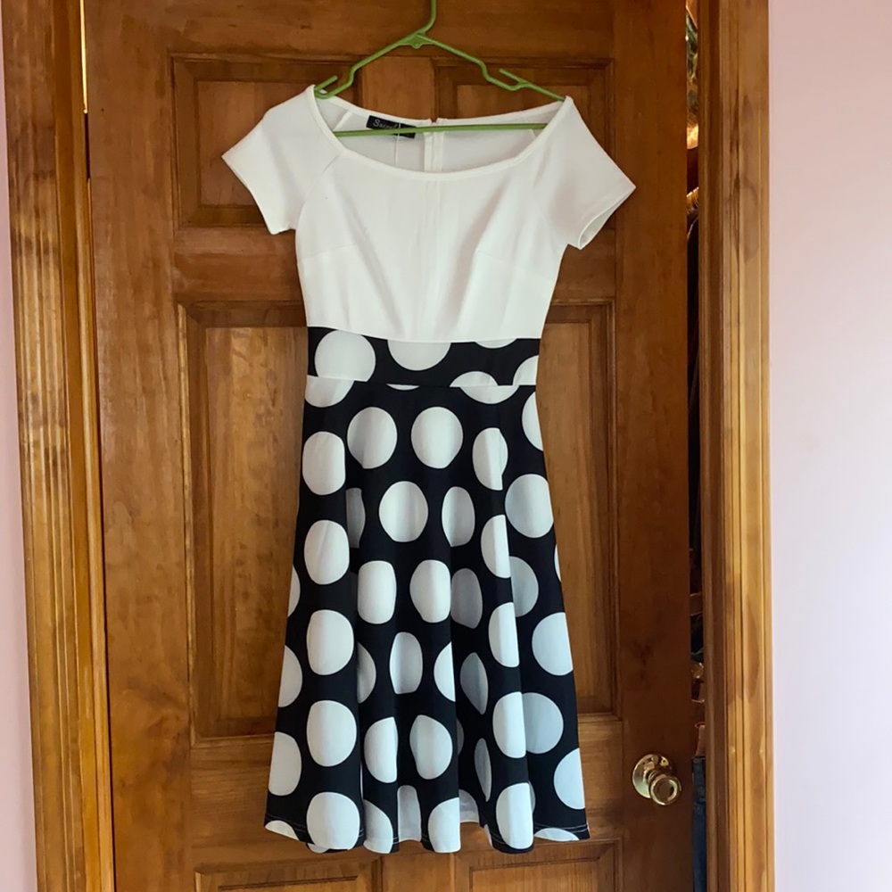 Size 4 black polka dot boatneck a line dress